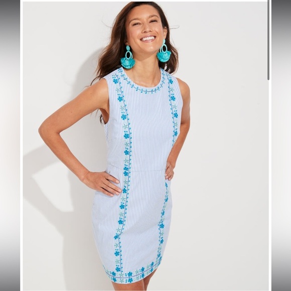 Vineyard Vines Dresses & Skirts - Vineyard Vines Pop Embroidered Shift‎ Dress Hydrangea Blue & White